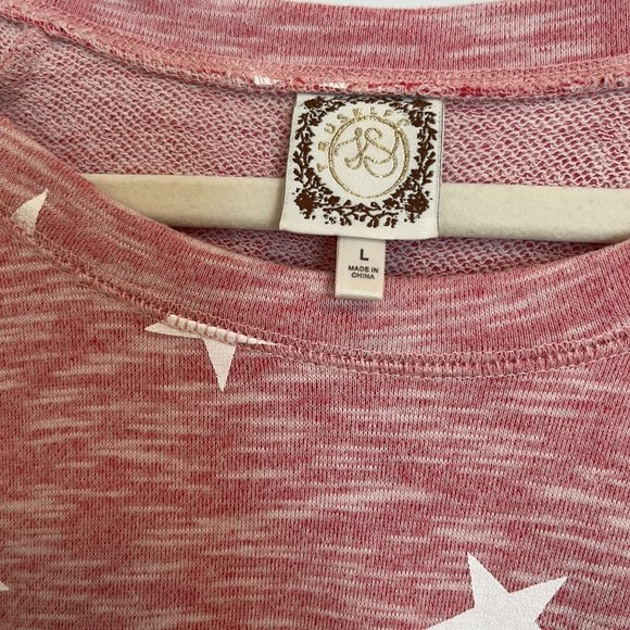 Lightweight Sweatshirt-Type Top with Star Design Large - Picture 2 of 3